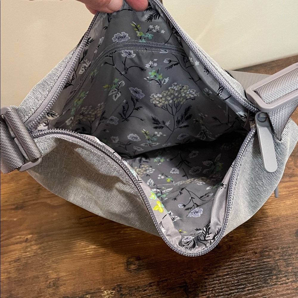 Vera Bradley Light Gray Crossbody Bag - Picture 7 of 11